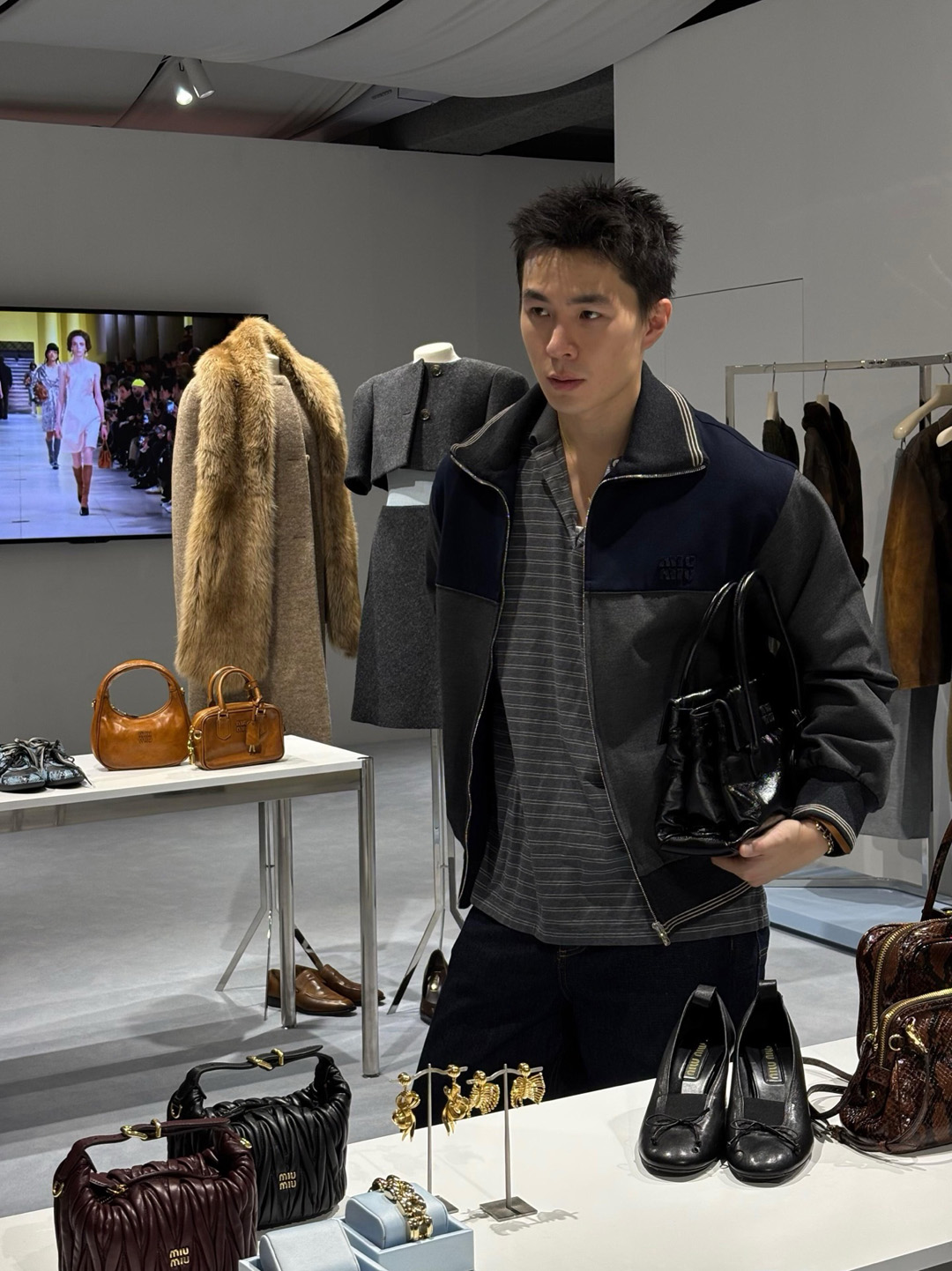 d5ba6a115f19b0f09a4ca17fc252dcc0_1765845758_0135.jpg d5ba6a115f19b0f09a4ca17fc252dcc0_1765845758_0135.jpg