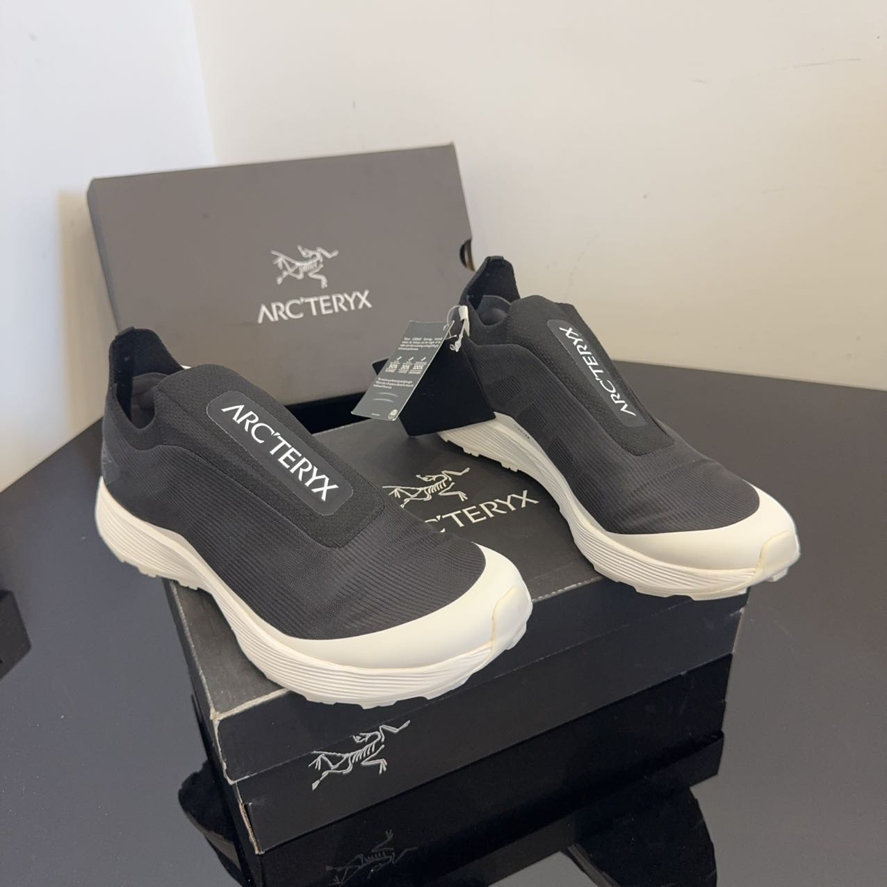 [Arcteryx] 아크테릭스 노반 SL 3 슬립온 -2Color