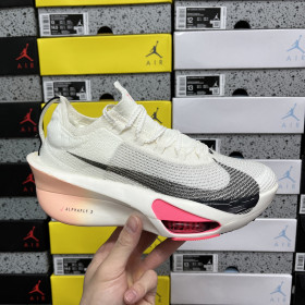 [Nike] 나이키 에어 줌 알파플라이 넥스트% 3 세일 블랙