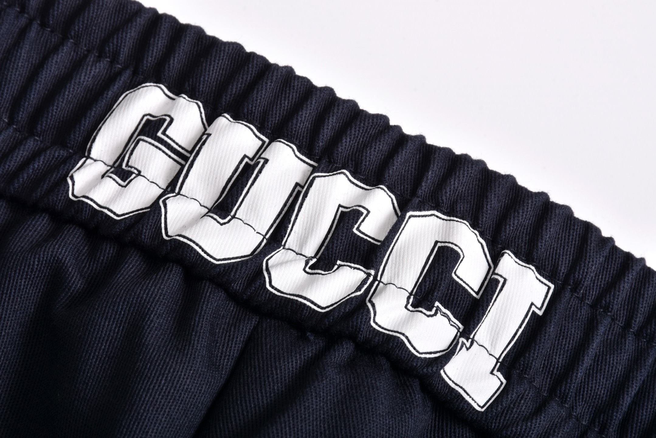 [Gucci] 구찌 스트레이트레그 로고 코튼 트윌 쇼츠