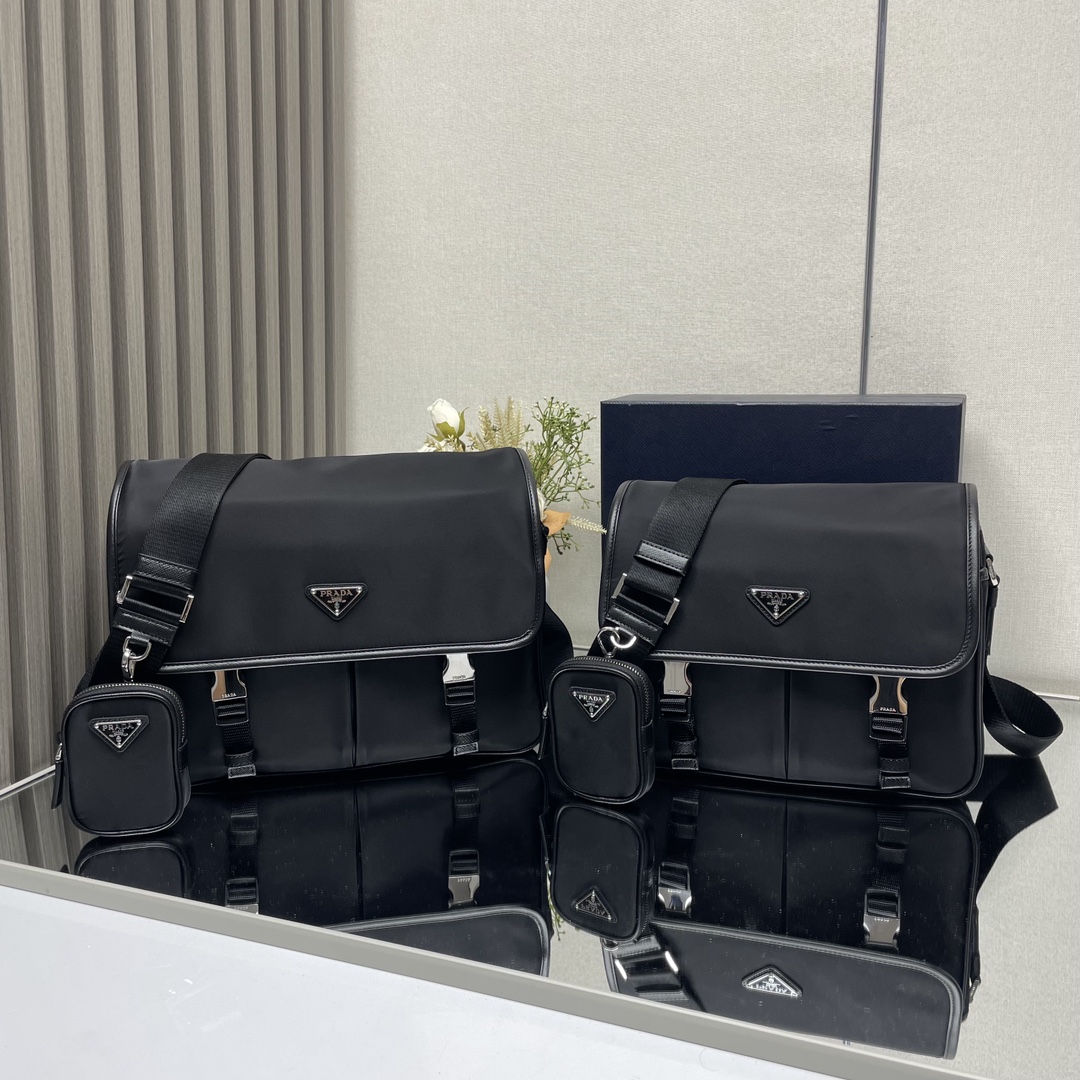 [Prada] 프라다 리나일론 및 사피아노 가죽 숄더백 (미디움/라지)