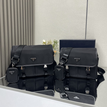 [Prada] 프라다 리나일론 및 사피아노 가죽 숄더백 (미디움/라지)