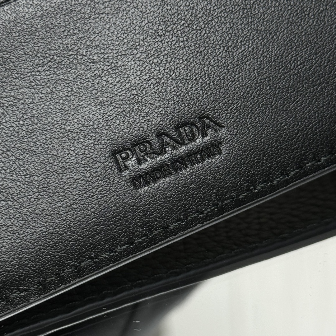 [Prada] 프라다 레더 월렛 블랙