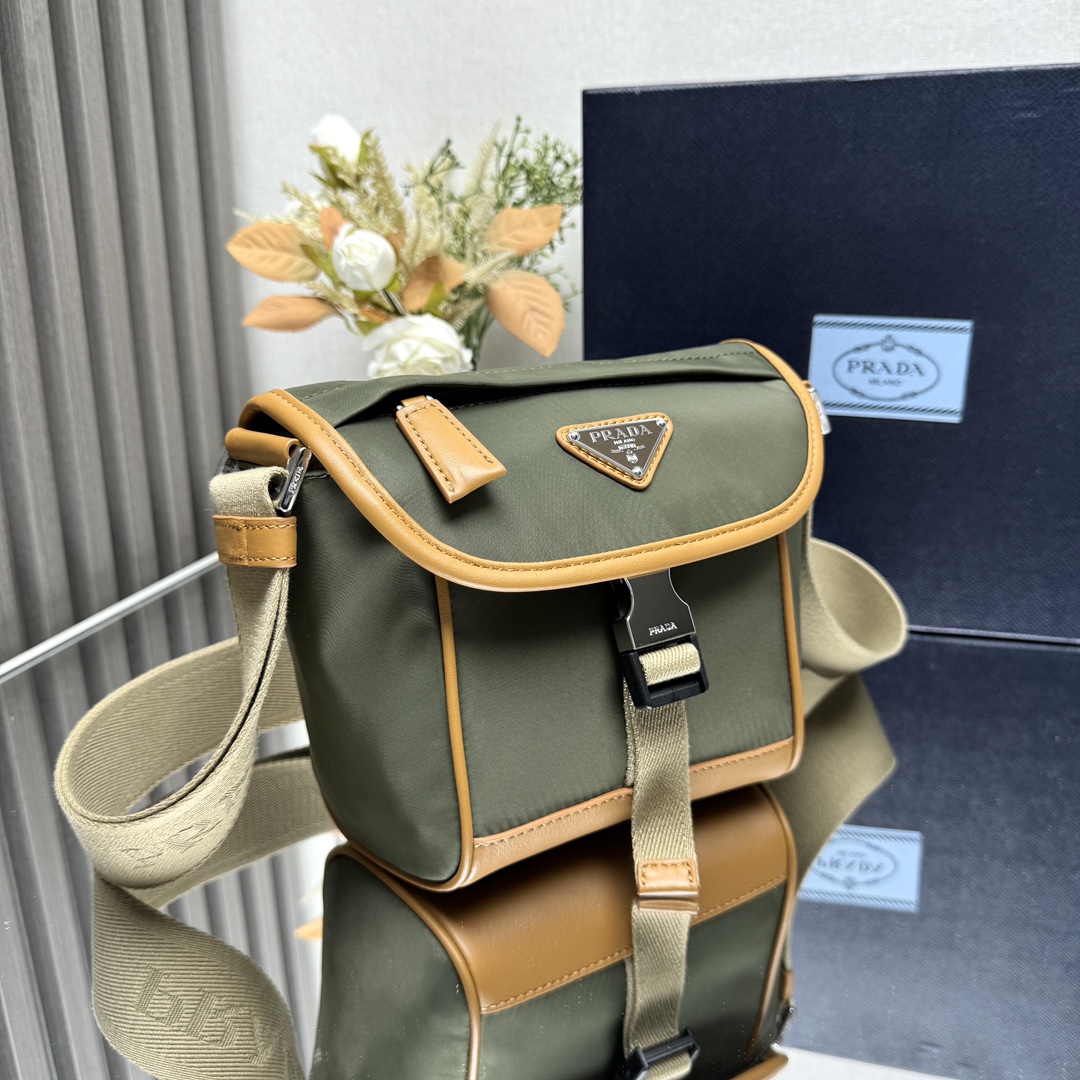 [Prada] 프라다 리나일론 및 사피아노 가죽 숄더백 - 3Color
