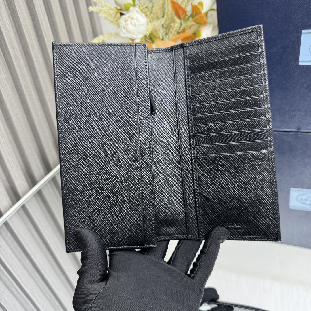 [Prada] 프라다 라지 사피아노 레더 월렛