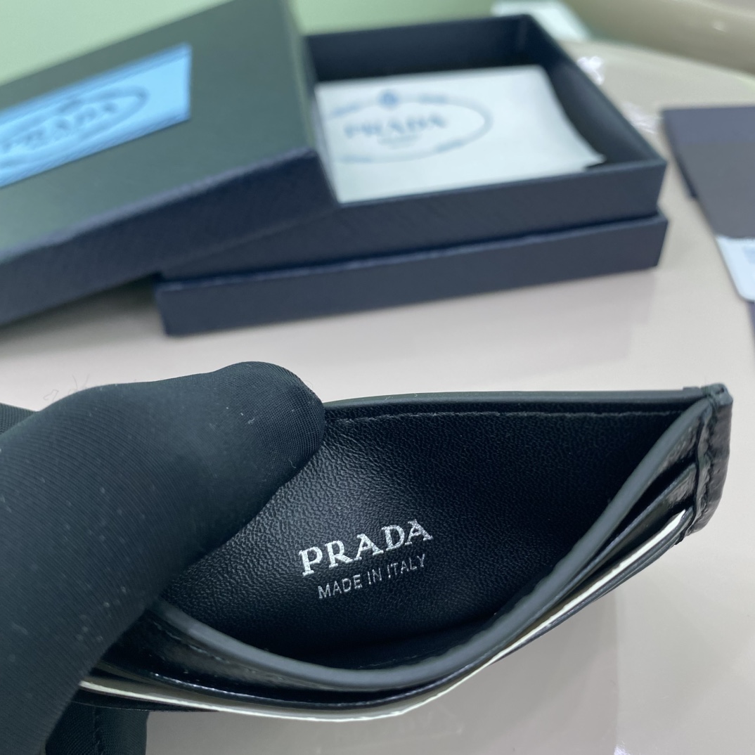 [PRADA] 프라다 레더 카드 홀더 블랙