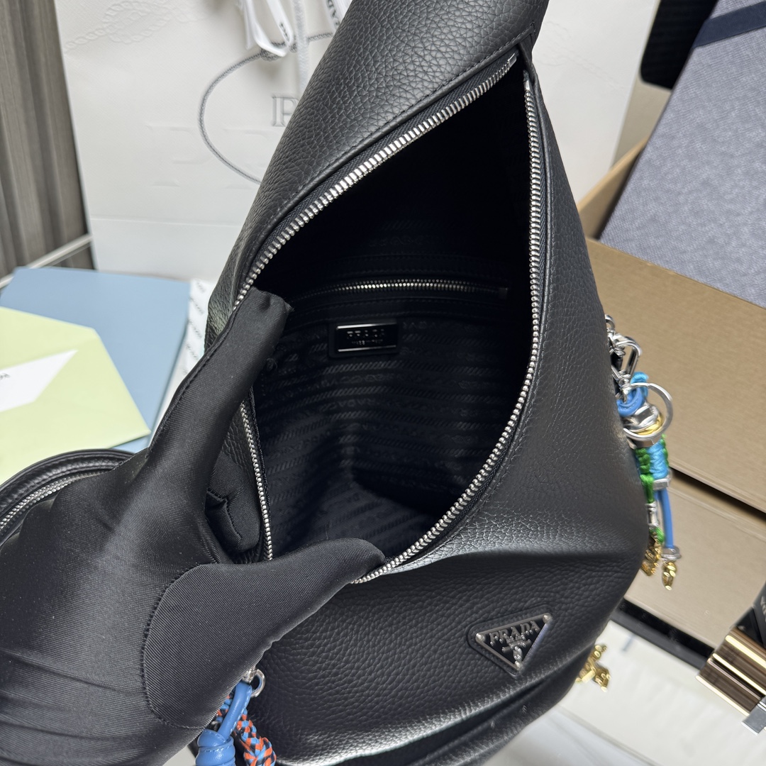 [PRADA] 프라다 소프트 Robot 리나일론 백 참 블랙