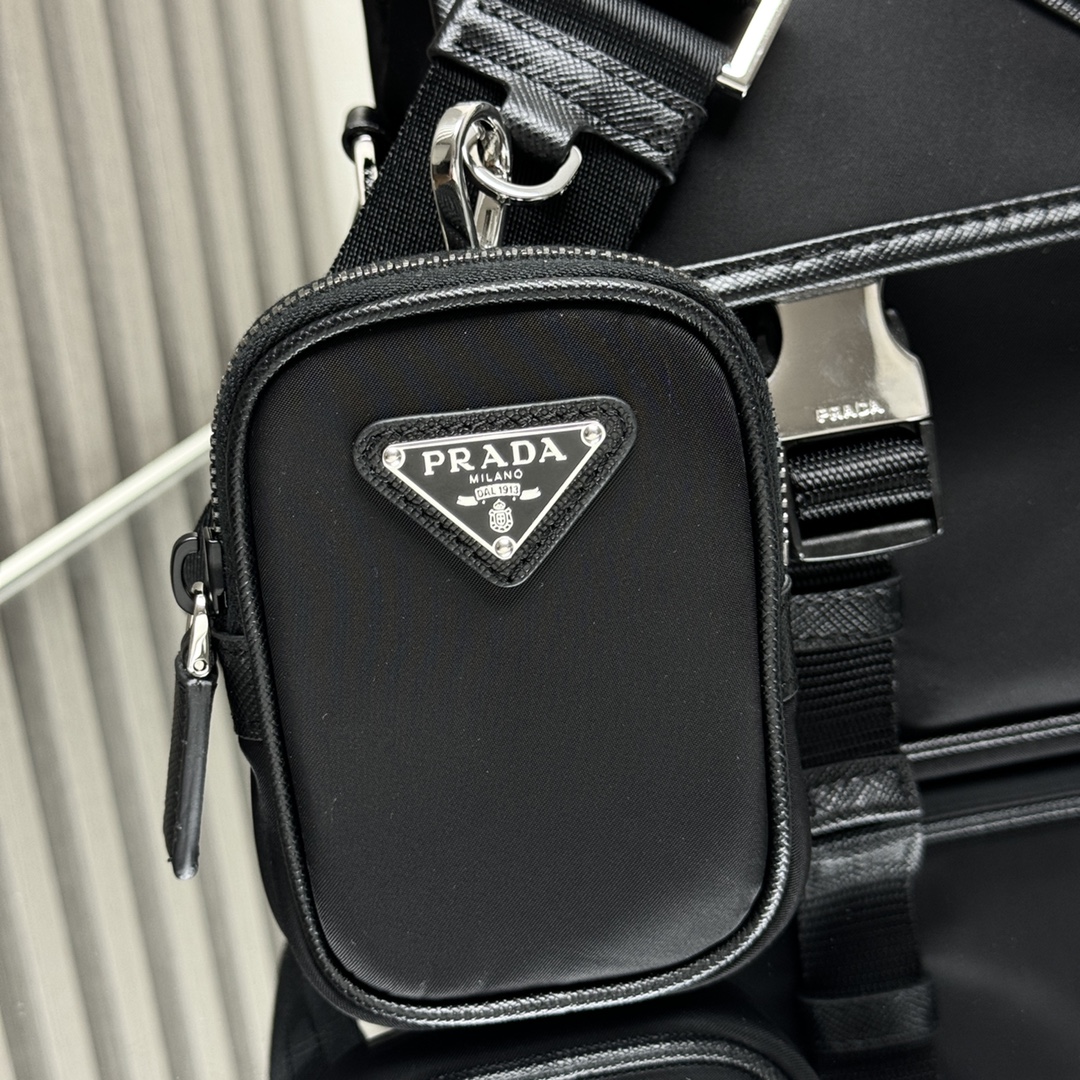 [PRADA] 프라다 리나일론 앤 사피아노 레더 숄더백 블랙