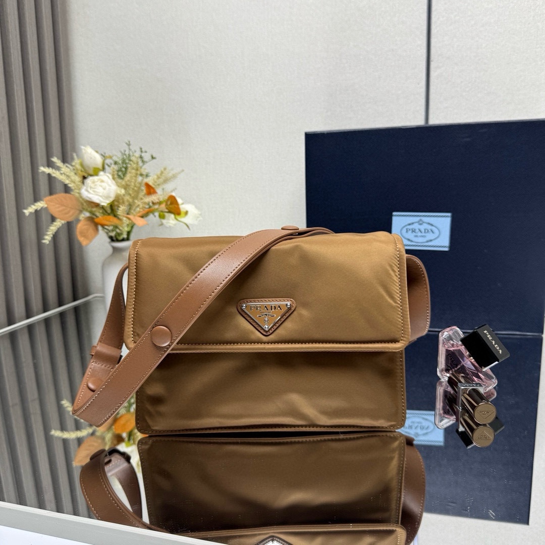 [PRADA] 프라다 스몰 패딩 리나일론 숄더백