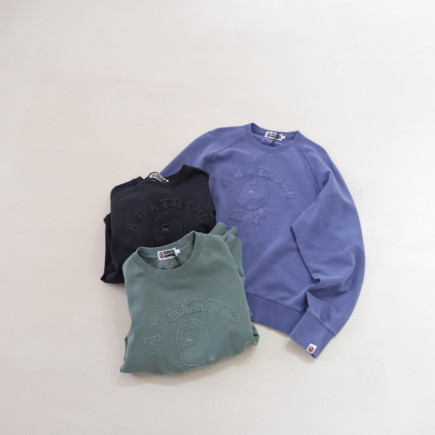 [BAPE] 베이프 워시드 이팩트 칼리지 매치 릴렉스핏 크루넥 스웨트셔츠