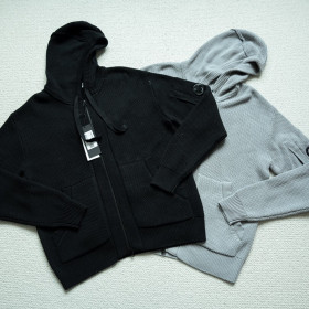 [C.P. Company] 씨피 컴퍼니 Re-Wool 지퍼 후드 니트