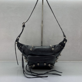 [Balenciaga] 발렌시아가 아레나 램스킨 르 카골 멘 미디움 벨트팩