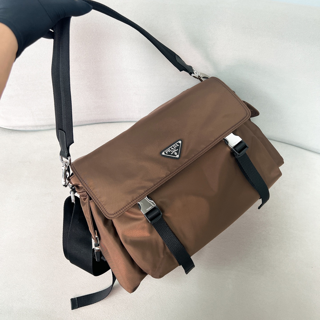 [Prada] 프라다 익스플로어 리나일론 및 가죽 백