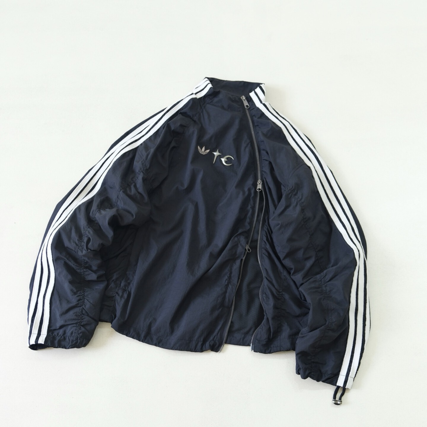 [Adidas x ThugClub] 아디다스 x 떠그클럽 우븐 트랙 탑