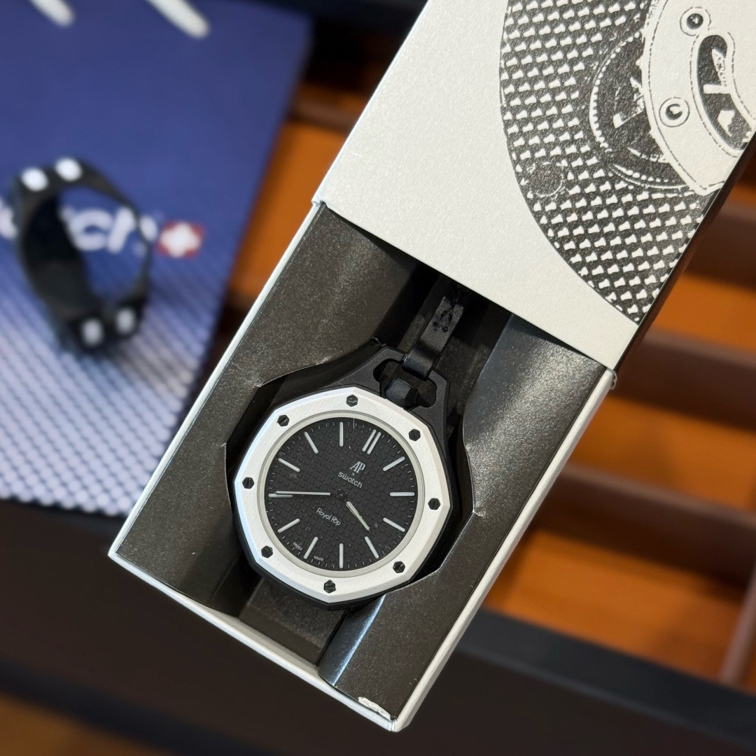 [Swatch x Audemars Piguet] 스와치 x 오데마 피게 바이오세라믹 로얄 팝 + 스트랩 포함