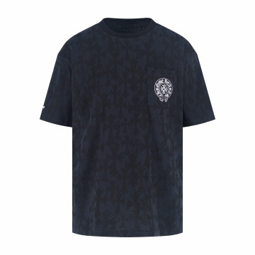 [Chrome Hearts] 크롬하츠 올오버 크로스 홀스슈 스크롤 로고 포켓 티셔츠