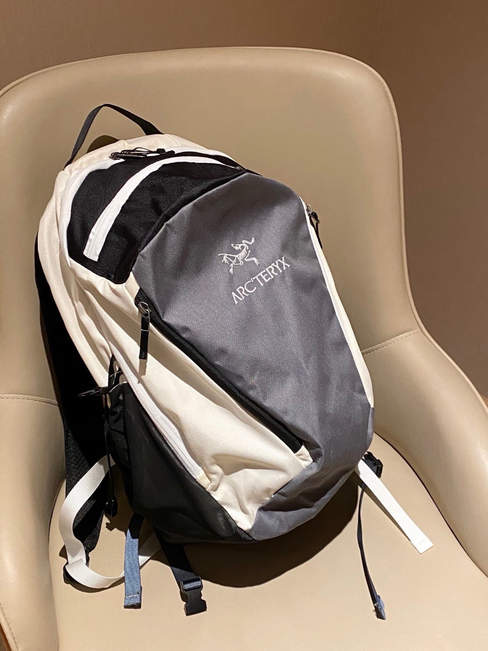 [Arc'teryx] 아크테릭스 빔즈 맨티스 26 백팩