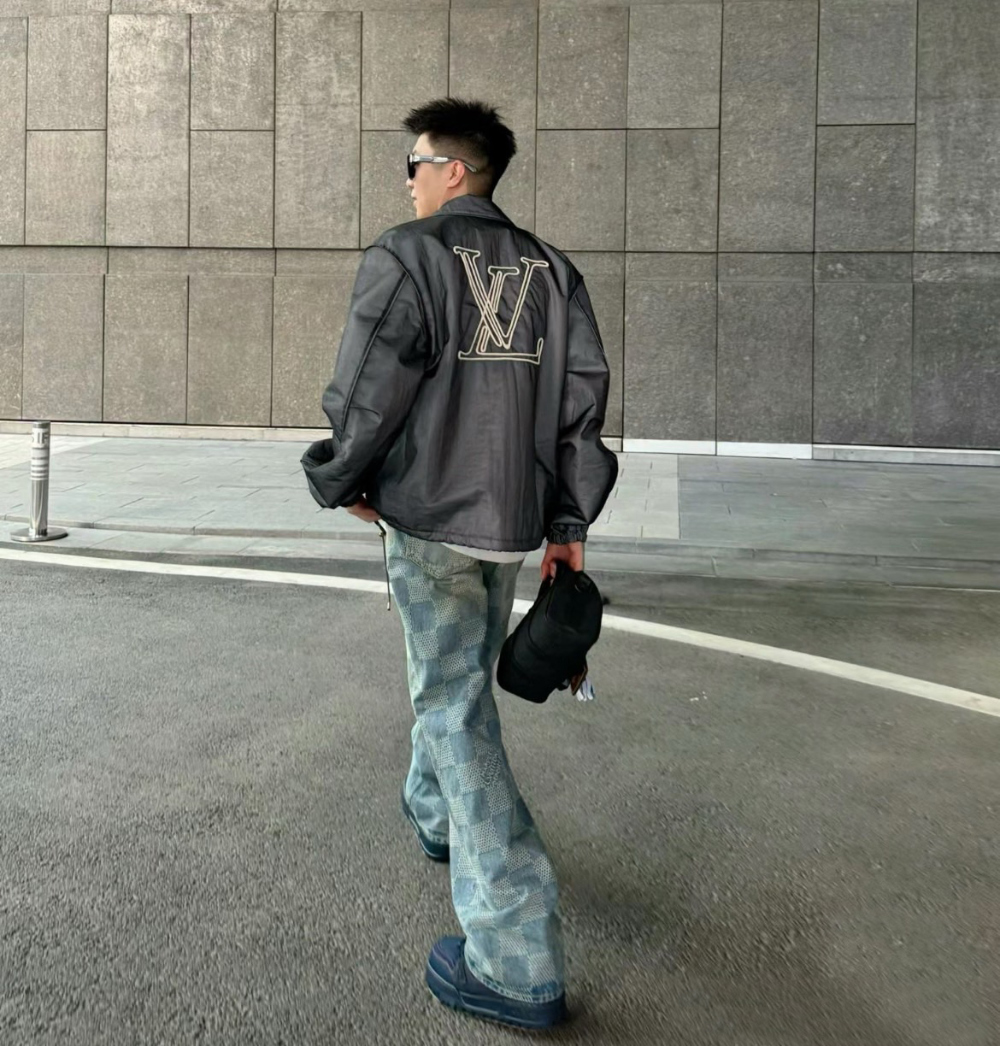 바지 모델 착용 이미지-S18L21